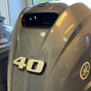 Yamaha 40 HP short shaft F40 FETS (including remote control, gauge and propeller)
