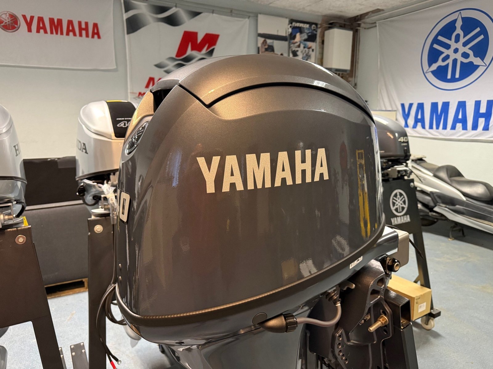 yamaha 60 hp long shaft f60 fetl (including remote control, gauge and propeller) Yamaha 60 HP long shaft F60 FETL (including remote control, gauge and propeller)