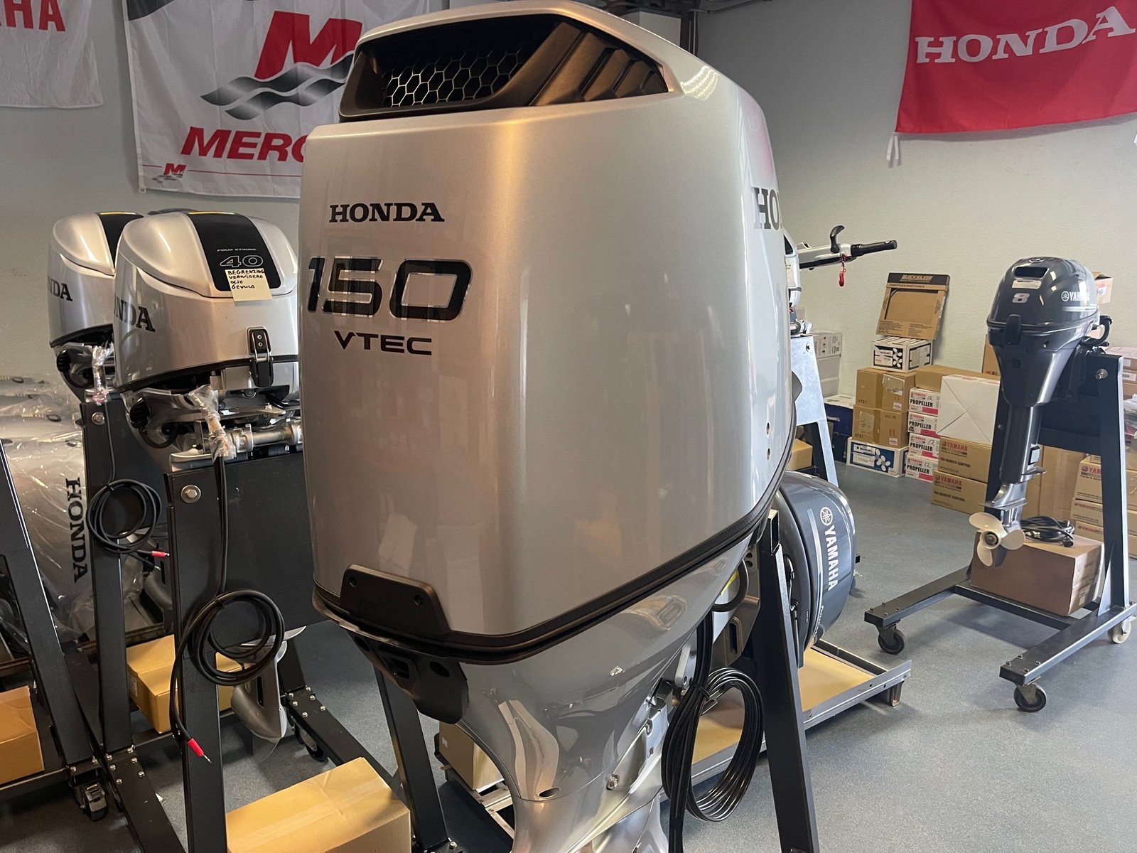 honda 150 hp long shaft bf150 lru (including remote control, gauges and propeller) Honda 150 HP long shaft BF150 LRU (including remote control, gauges and propeller)