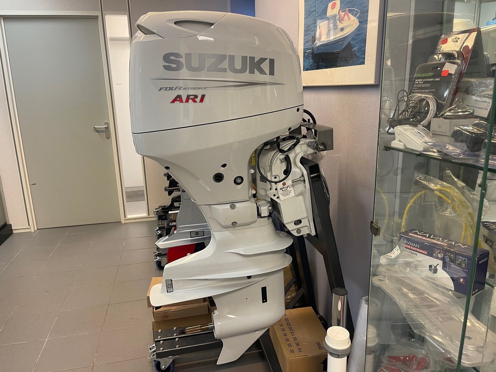 suzuki 60 hp long shaft df60 avtl ari white (including remote control, gauges and propeller) Suzuki 60 HP long shaft DF60 AVTL ARI white (including remote control, gauges and propeller)